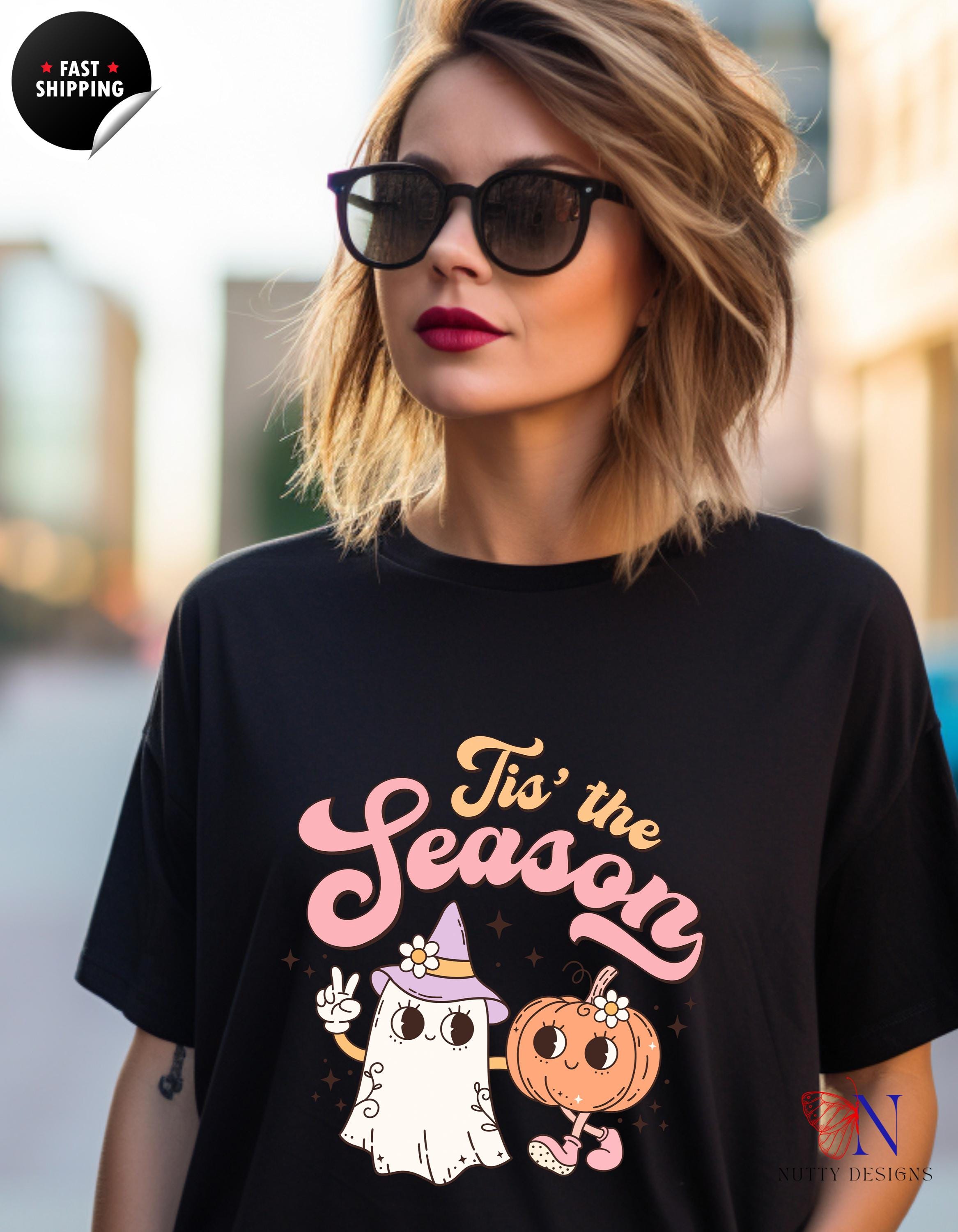 Tis The Season To Be Spooky T-shirt | Funny Ghost & Pumpkin Halloween Tee | Cute Fall Autumn Spooky Apparel